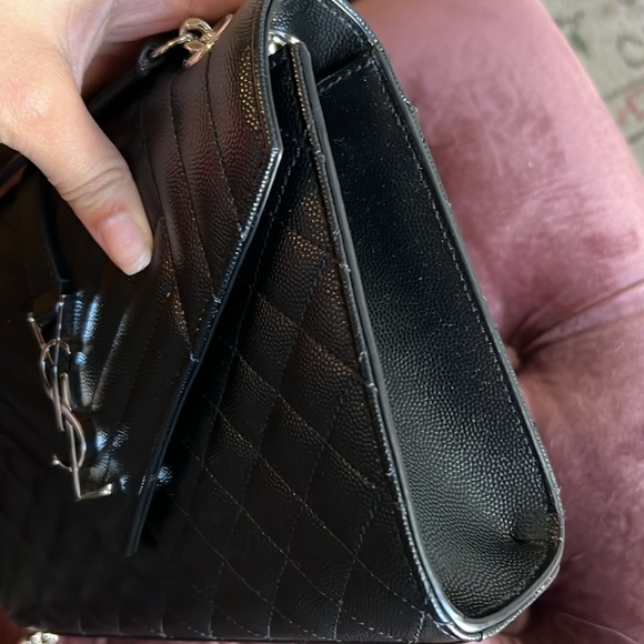 YSL MEDIUM ENVELOPE FLAP BAG - lightly used, no damage- original package - Picture 7 of 8